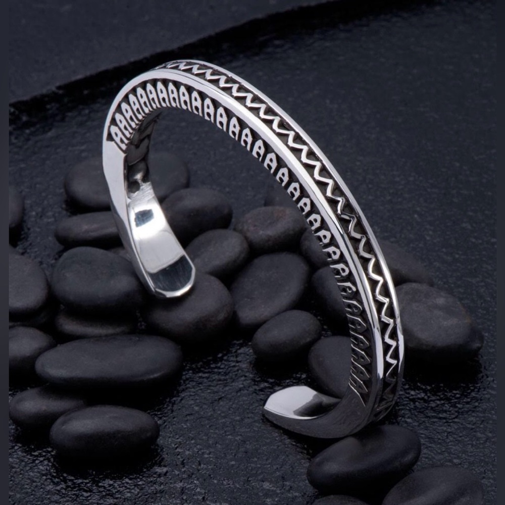 Lyle Secatero Navajo Thunder Feather Cuff  Sterling Silver 925 Native American